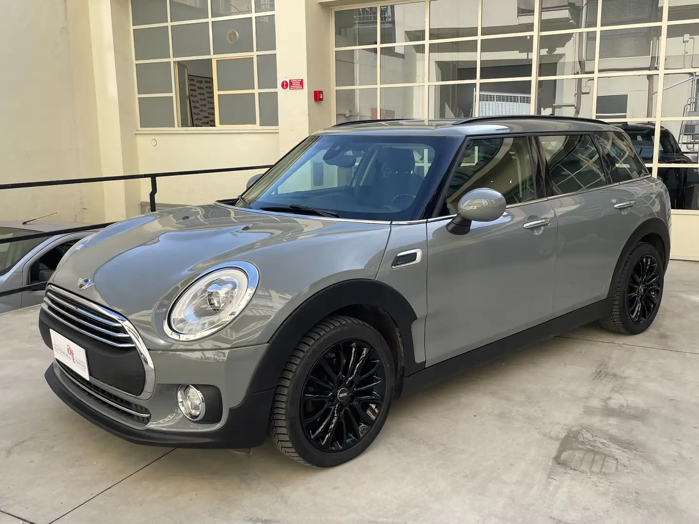 MINI One D Clubman Mini IV F54 2016 Clubman 1.5 Hype auto Grigio - 2