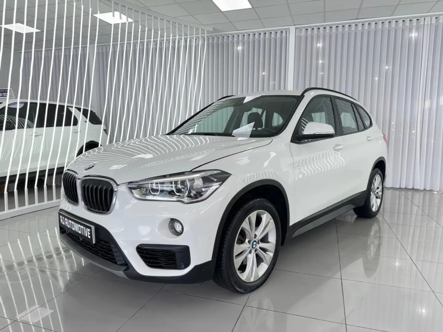 BMW X1 sDrive 18iA Blanco - 1