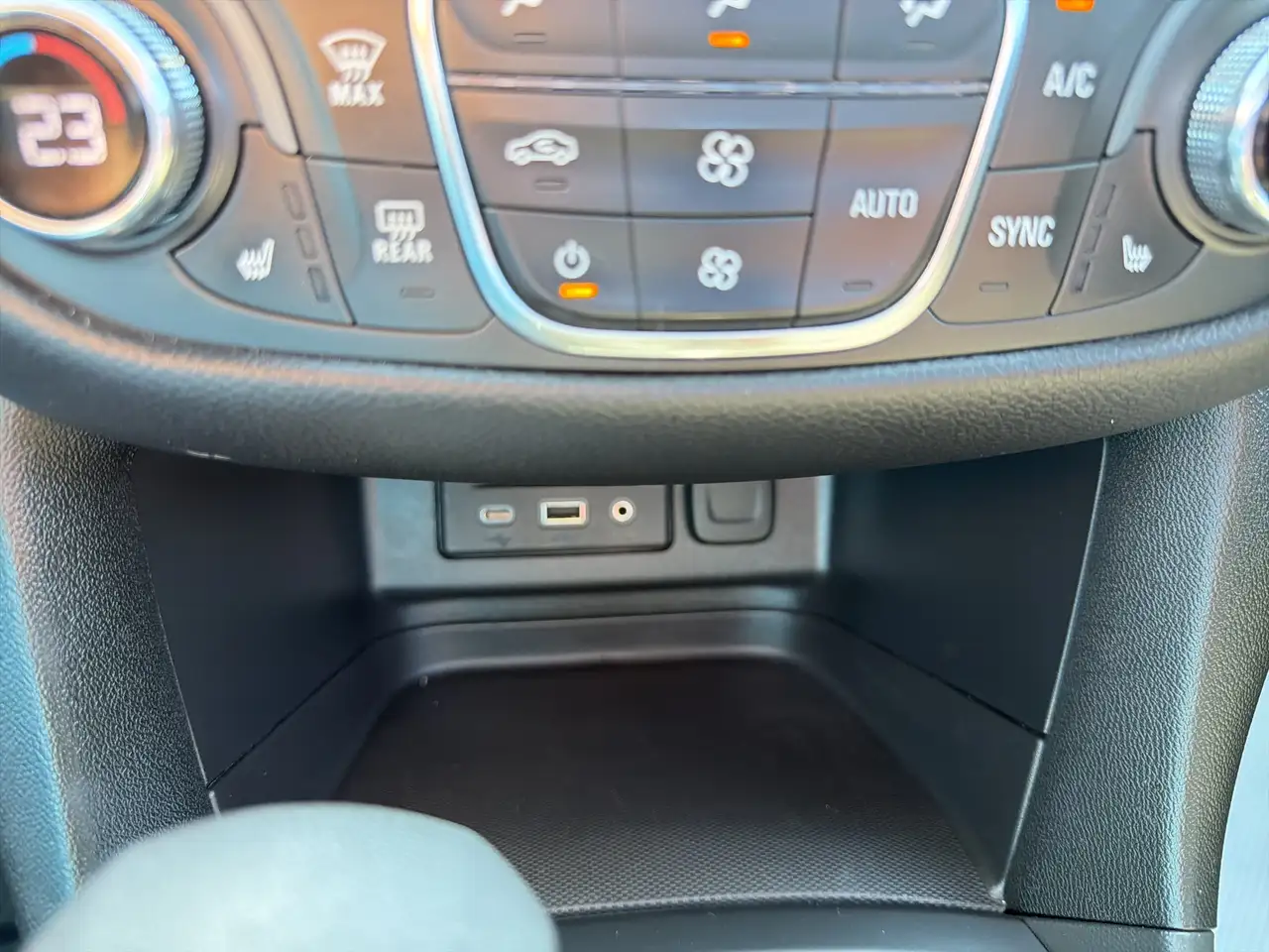 Chevrolet Equinox снимка Chevrolet Equinox