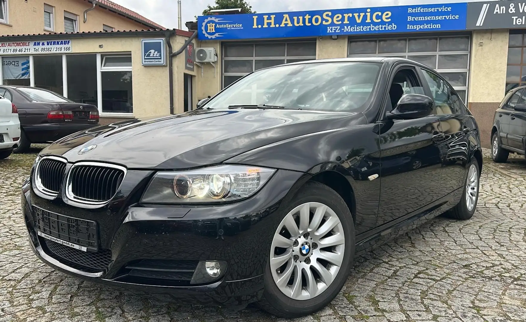 BMW 320 320i *NAVI*Schiebedach*PDC V+H *XENON Schwarz - 1