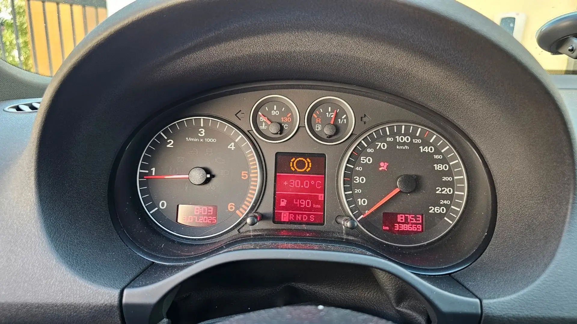Audi A3 SB 2.0 TDI S line plus Xenon Pano Klima Schwarz - 2