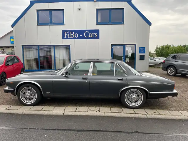 Jaguar Daimler Automatik Double Six H-Zulassung neu