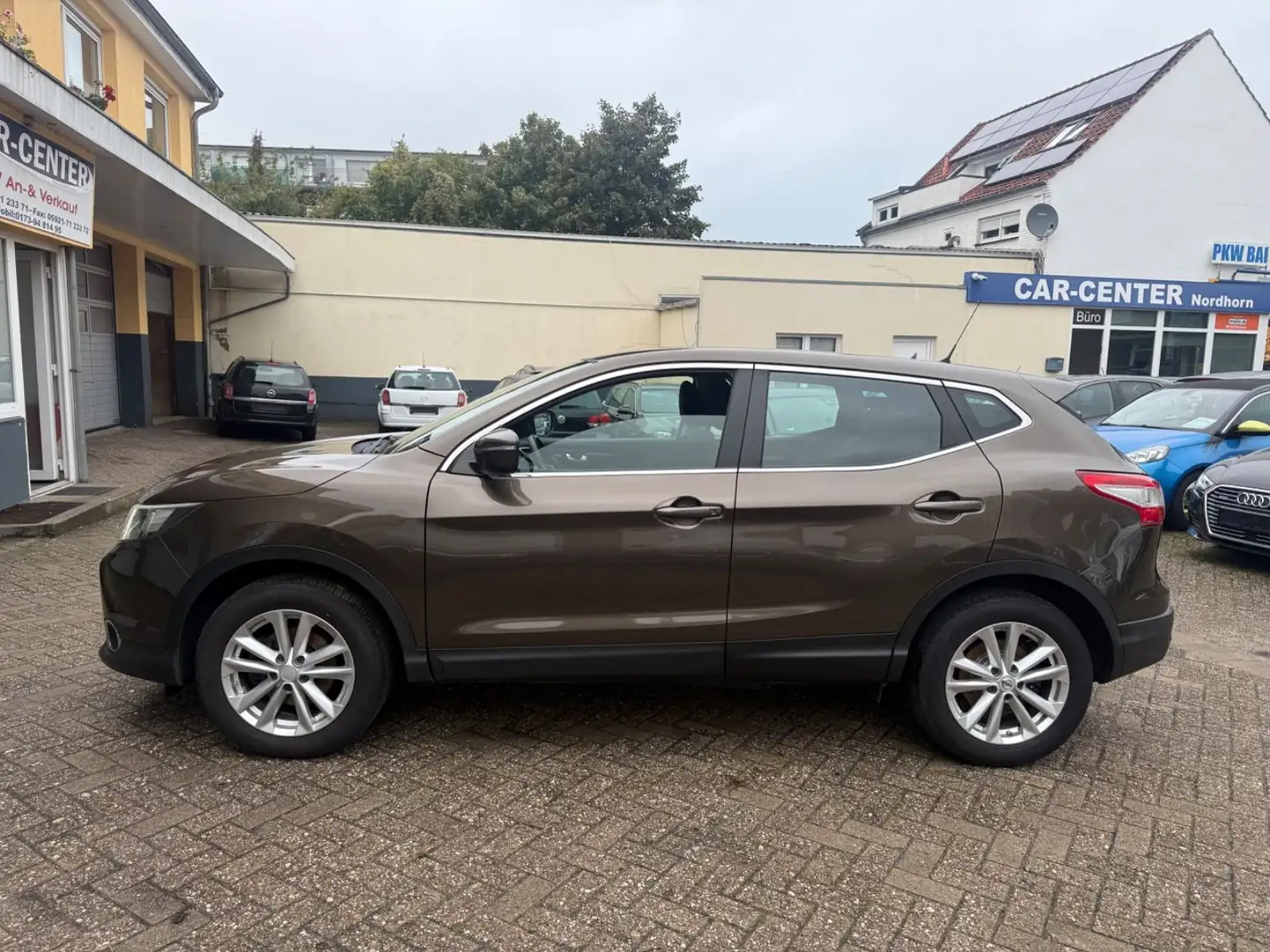 Nissan Qashqai Acenta*SHZ*PDC*1HAND*** Braun - 2
