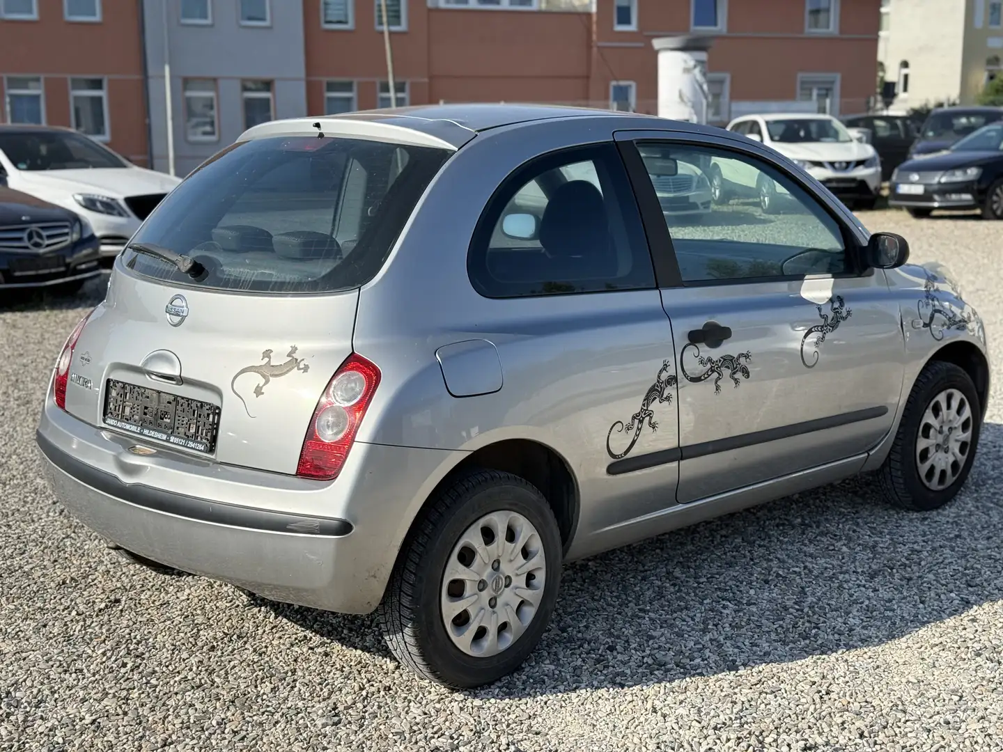 Nissan Micra Visia Grau - 2