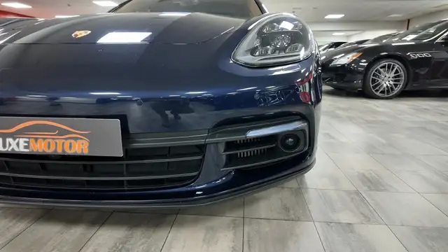 Porsche Panamera view 10