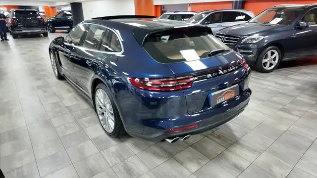 Porsche Panamera view 5