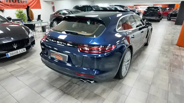 Porsche Panamera view 7