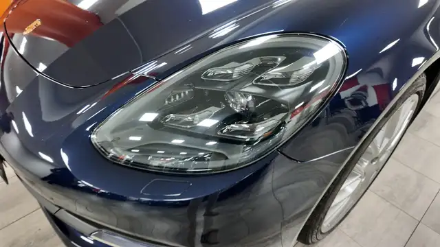Porsche Panamera view 11
