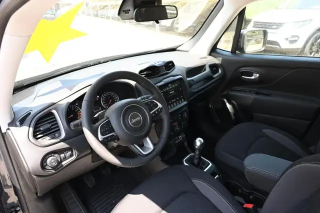 Jeep Renegade view 11
