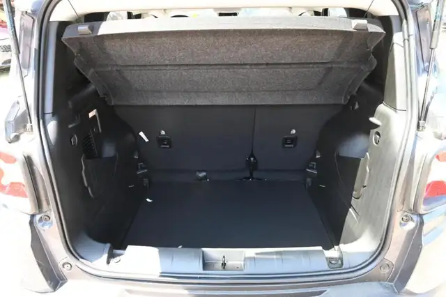 Jeep Renegade view 8