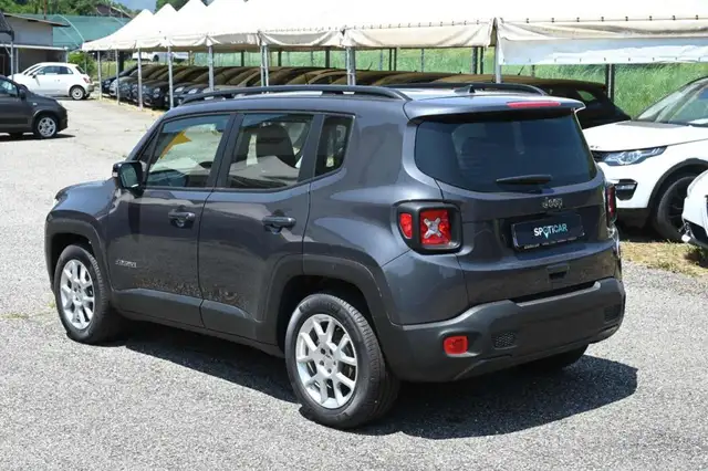 Jeep Renegade view 6