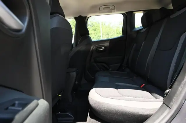 Jeep Renegade view 14