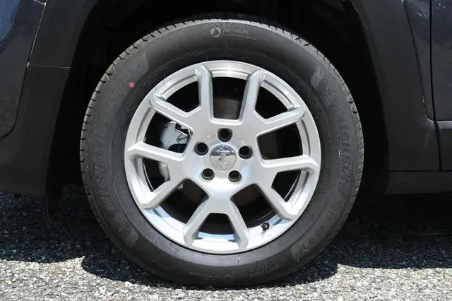 Jeep Renegade view 9