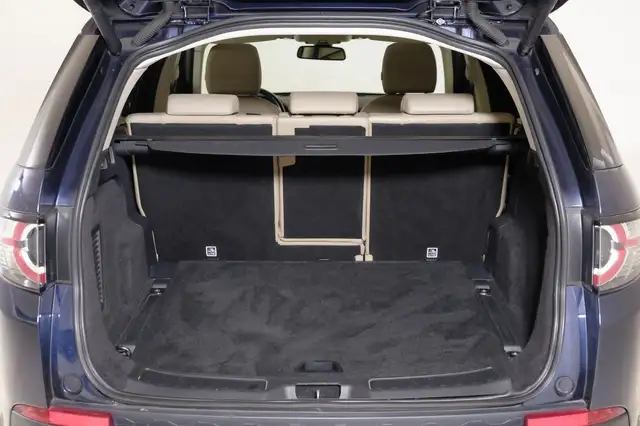 Land Rover Discovery Sport view 13