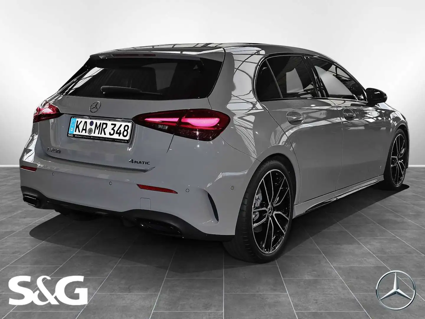 Mercedes-Benz A 250 4M AMG MBUX+Rükam+M-LED+Pano+AHK+Standhzg Grigio - 2