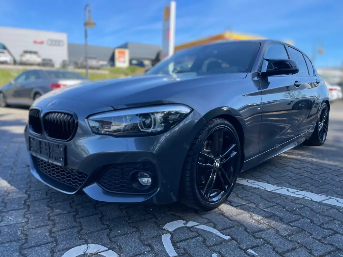 BMW 120 d Edition M Sport Sha Grau - 1