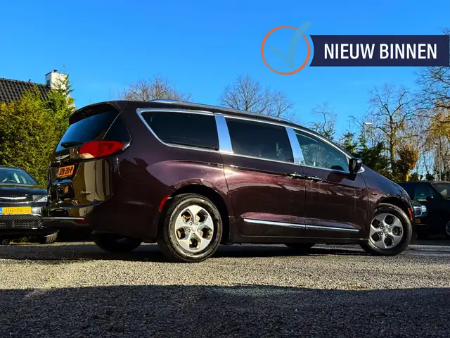 Chrysler Grand Voyager 3.6 V6 LIMITED HYBRID EMINENCE-BLACK J.DAIMLER TV/