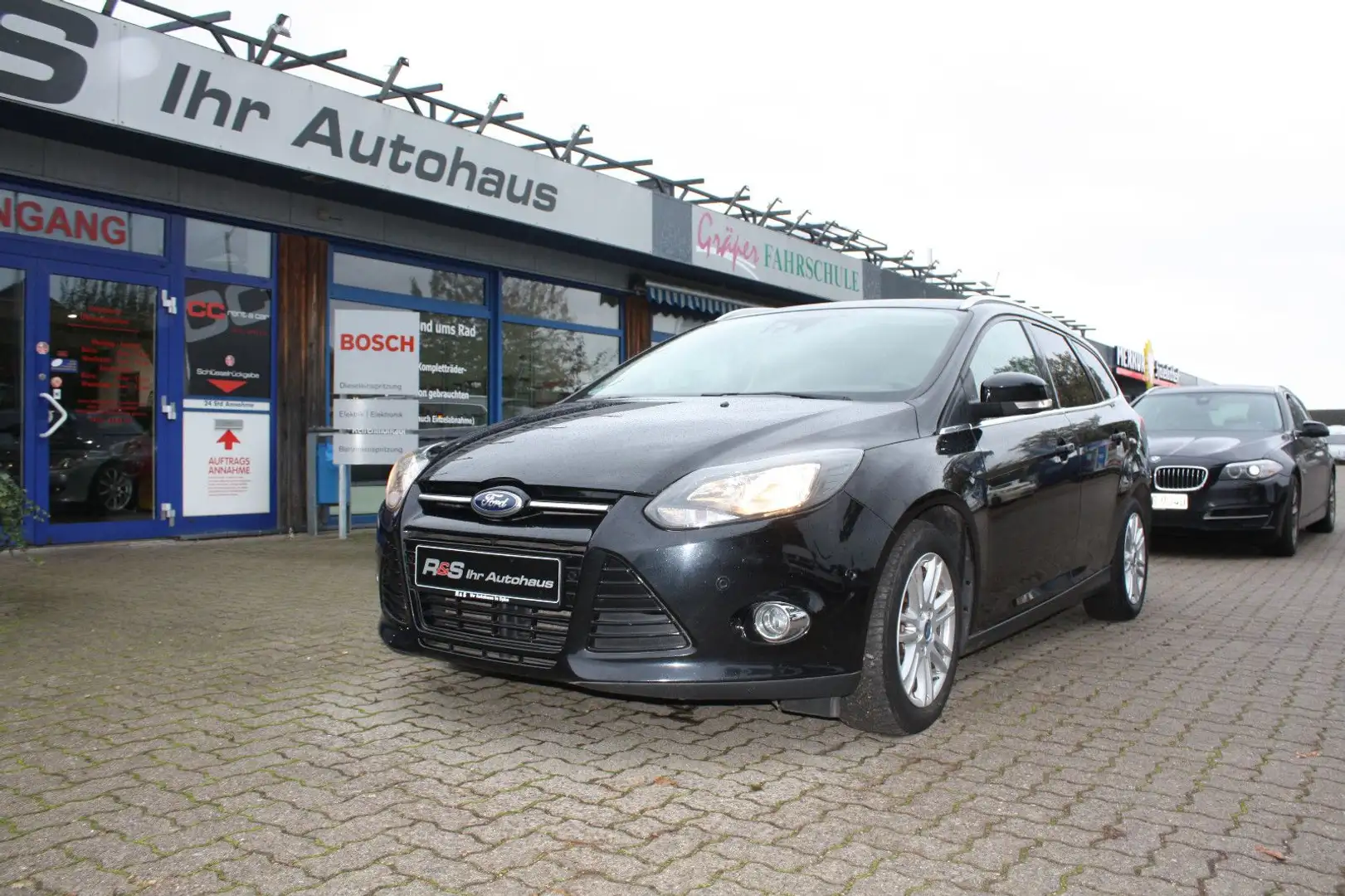 Ford Focus Turnier 1,6 i Titanium Schwarz - 1