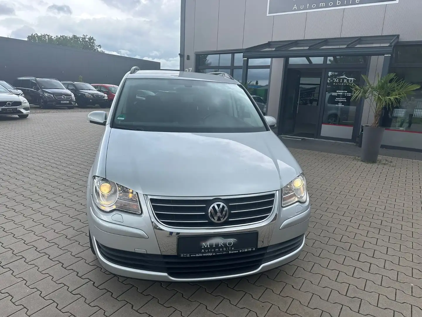 Volkswagen Touran United  *Sitzheizung*7-Sitzer/Automatik Argintiu - 2