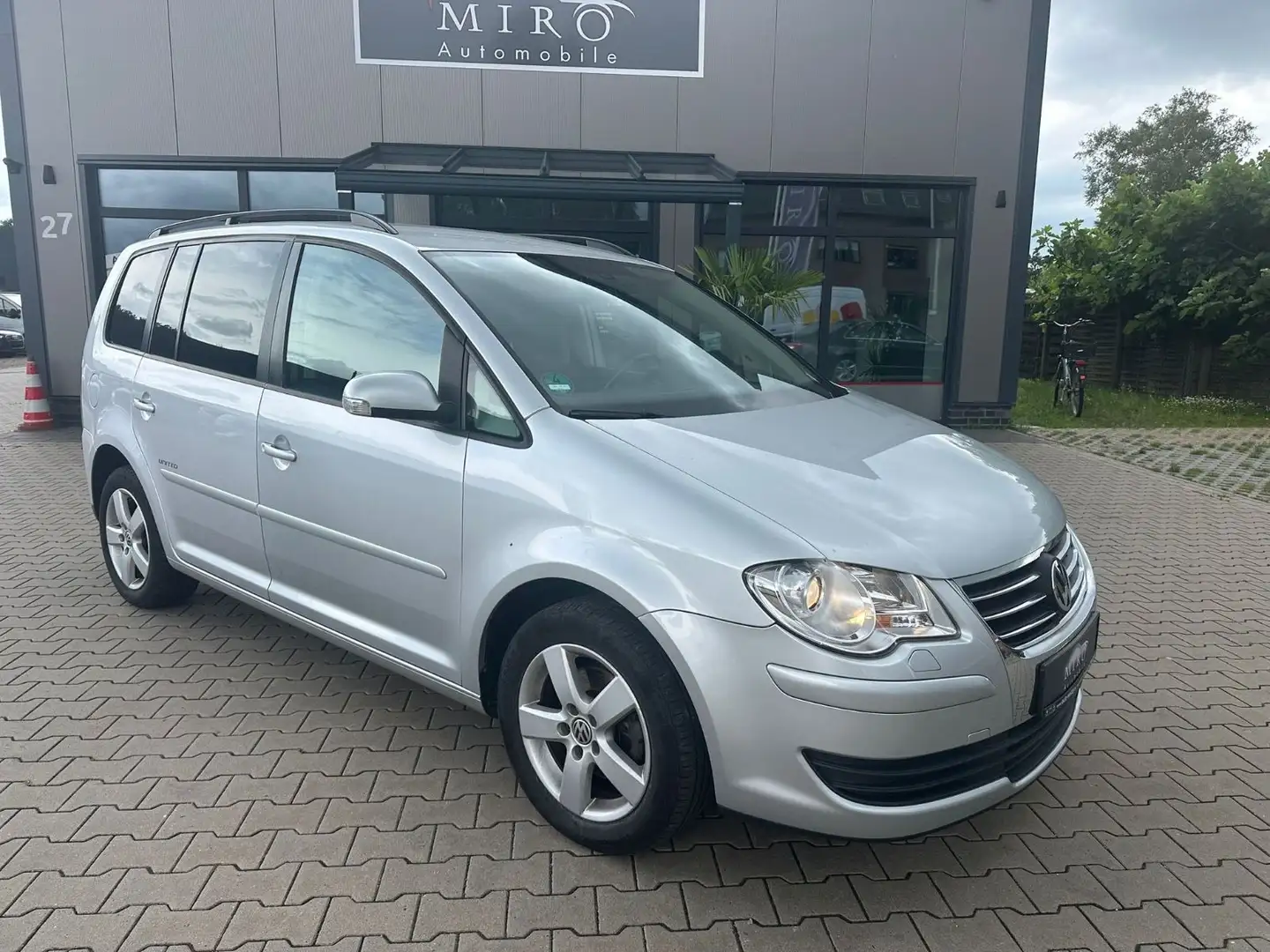 Volkswagen Touran United  *Sitzheizung*7-Sitzer/Automatik Argintiu - 1