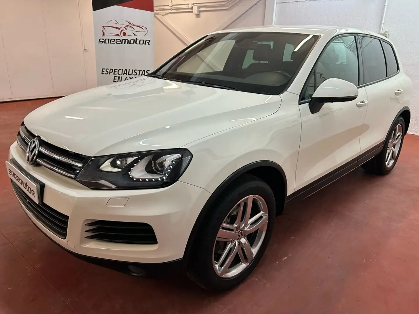Volkswagen Touareg 3.0TDI V6 BMT Premium 245 Tiptronic Weiß - 1