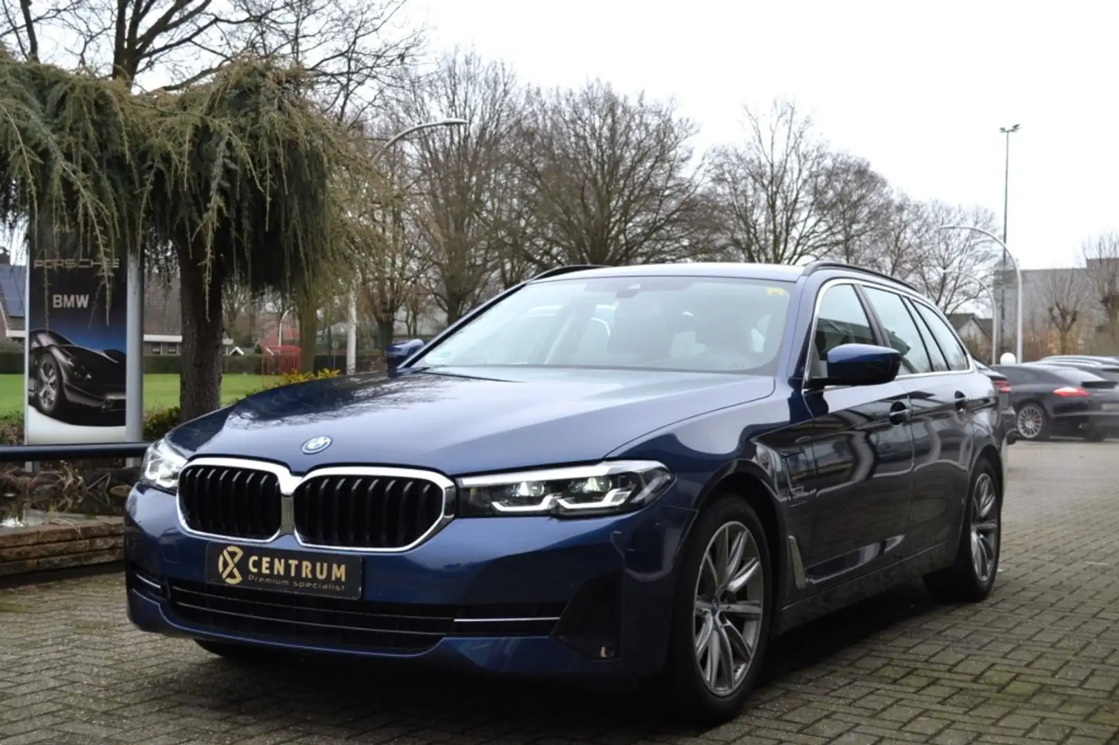 BMW 530 530e Touring - Head Up - Driving Assistant Blue - 1