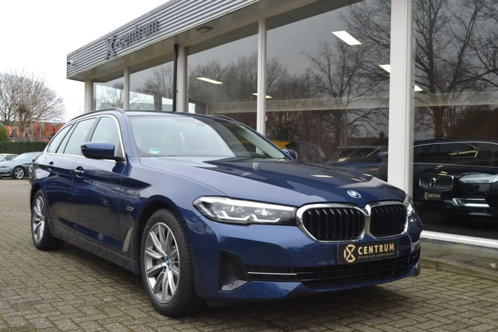 BMW 530 530e Touring - Head Up - Driving Assistant Blue - 2