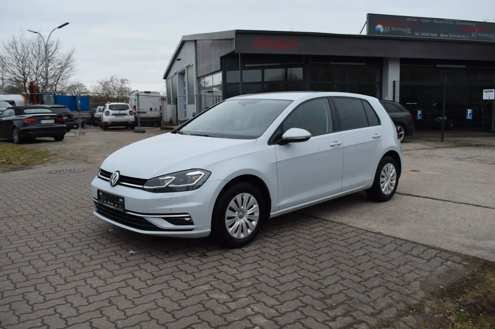 Volkswagen Golf VII Lim. Comfortline BMT/Start-Stopp *LED* Argent - 1