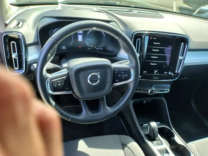 Volvo XC40 2021, foto 6