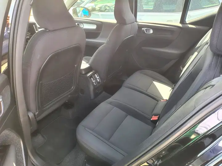 Volvo XC40 2021, foto 10