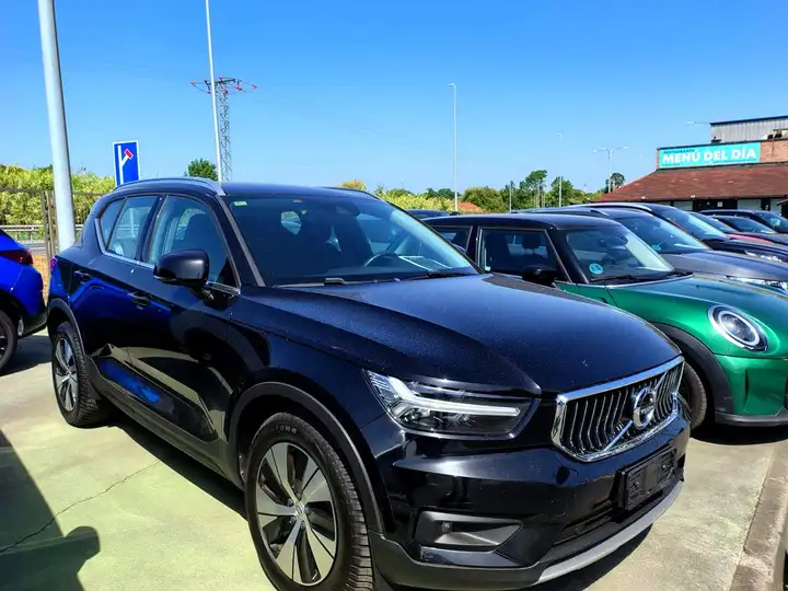 Volvo XC40 2021, foto 3