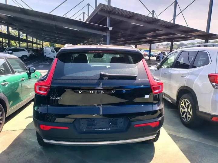 Volvo XC40 2021, foto 4