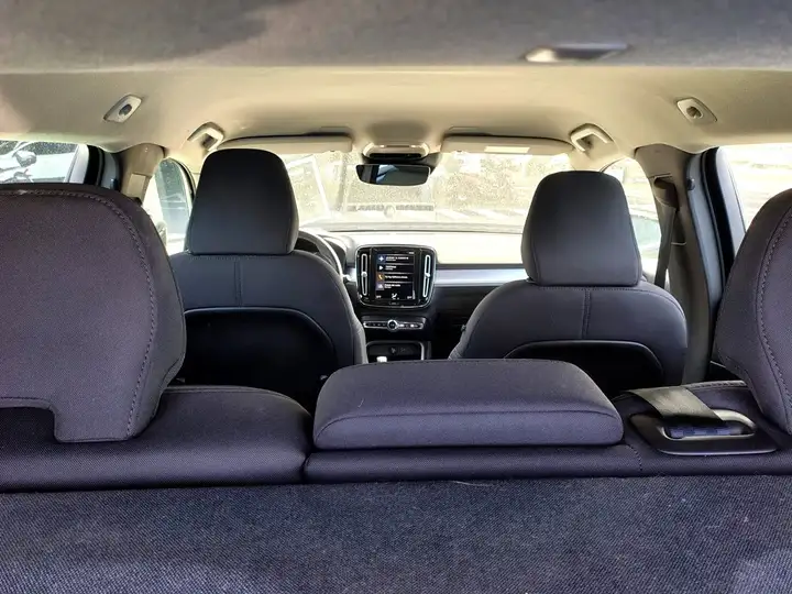 Volvo XC40 2021, foto 16