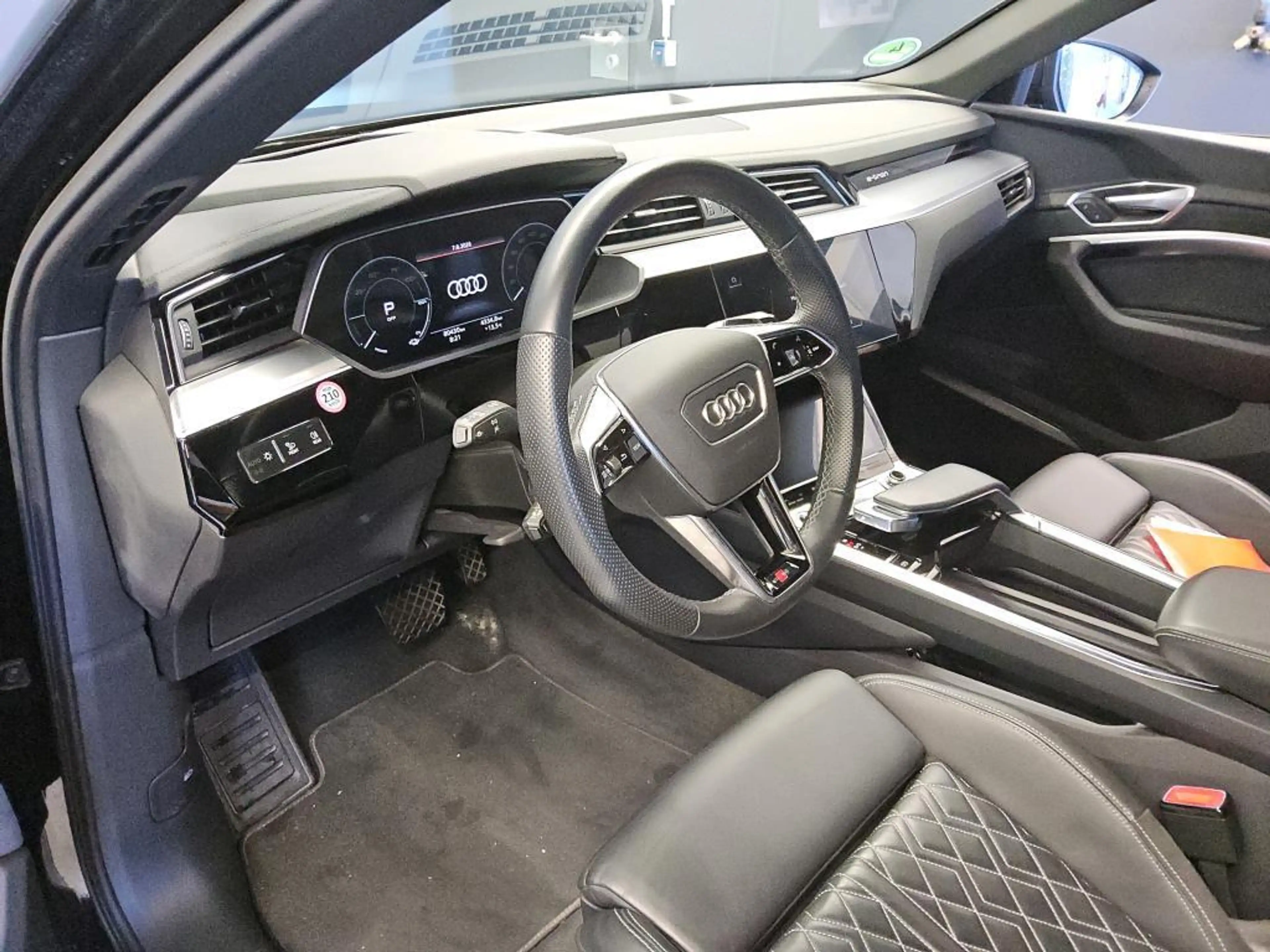 Audi e-tron 55 2x S line ACC HuD NIGHT S-SITZE 360° — photo 10