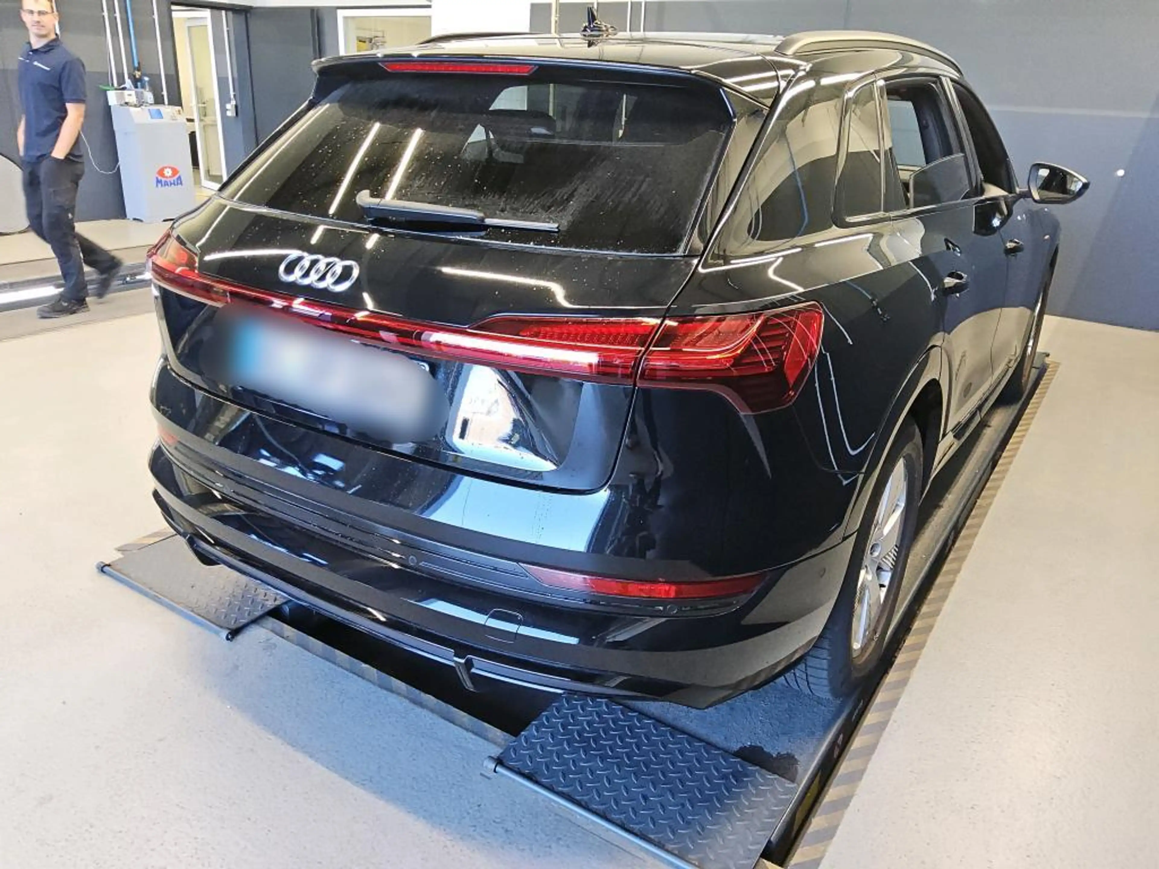 Audi e-tron 55 2x S line ACC HuD NIGHT S-SITZE 360° — photo 7