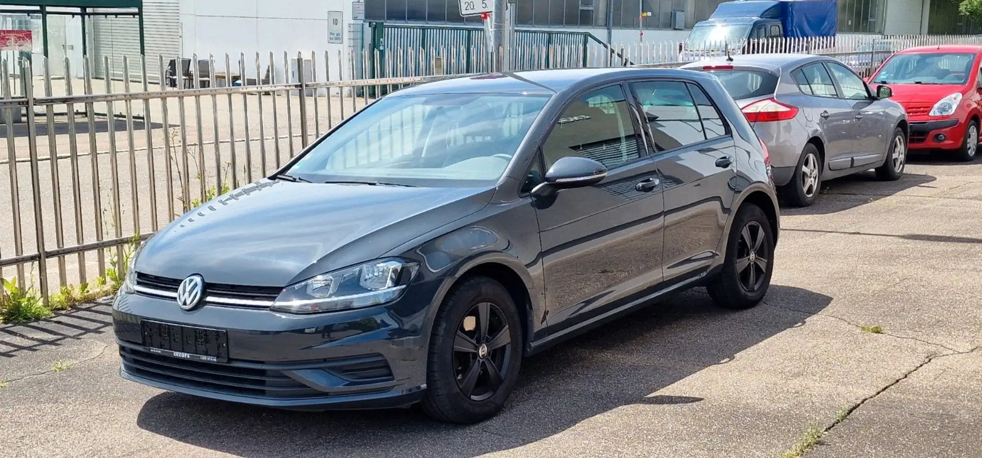 Volkswagen Golf VII 1.6TDI*aus1.HAND*nur 61000KM*EURO-6* Gris - 1