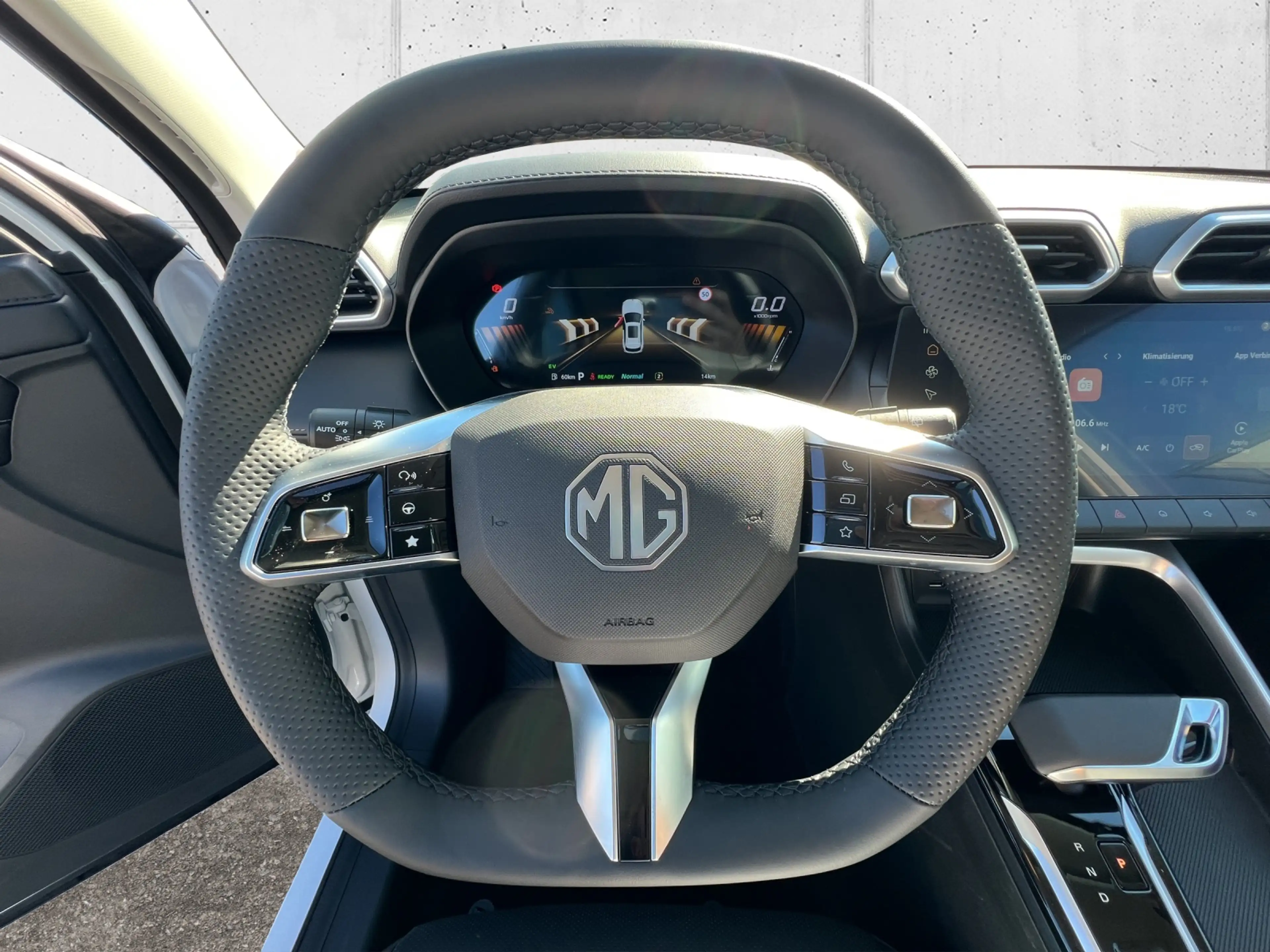 MG ZS Hybrid+ Luxury FWD 5tg. - PANORAMADACH — photo 2