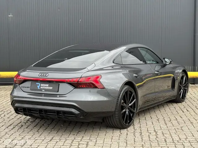 Audi E-Tron GT view 3