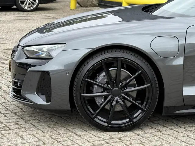 Audi E-Tron GT view 7