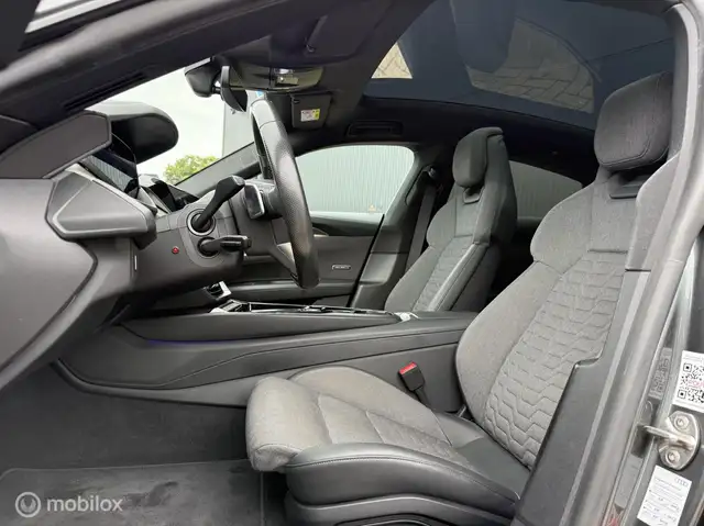 Audi E-Tron GT view 4