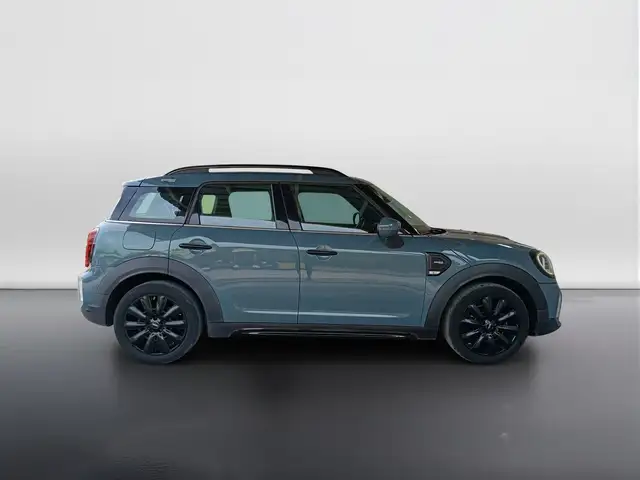 Mini Hatch view 3