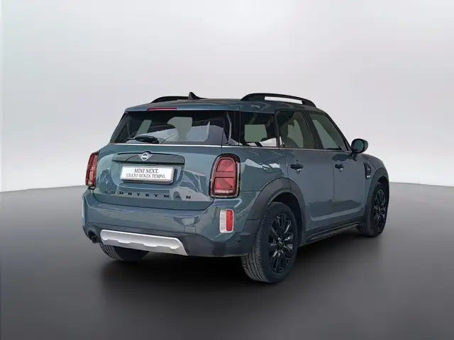 Mini Hatch view 5