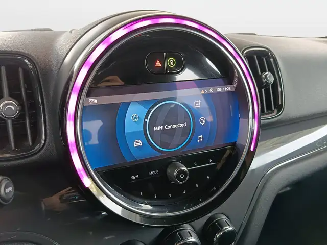 Mini Hatch view 13