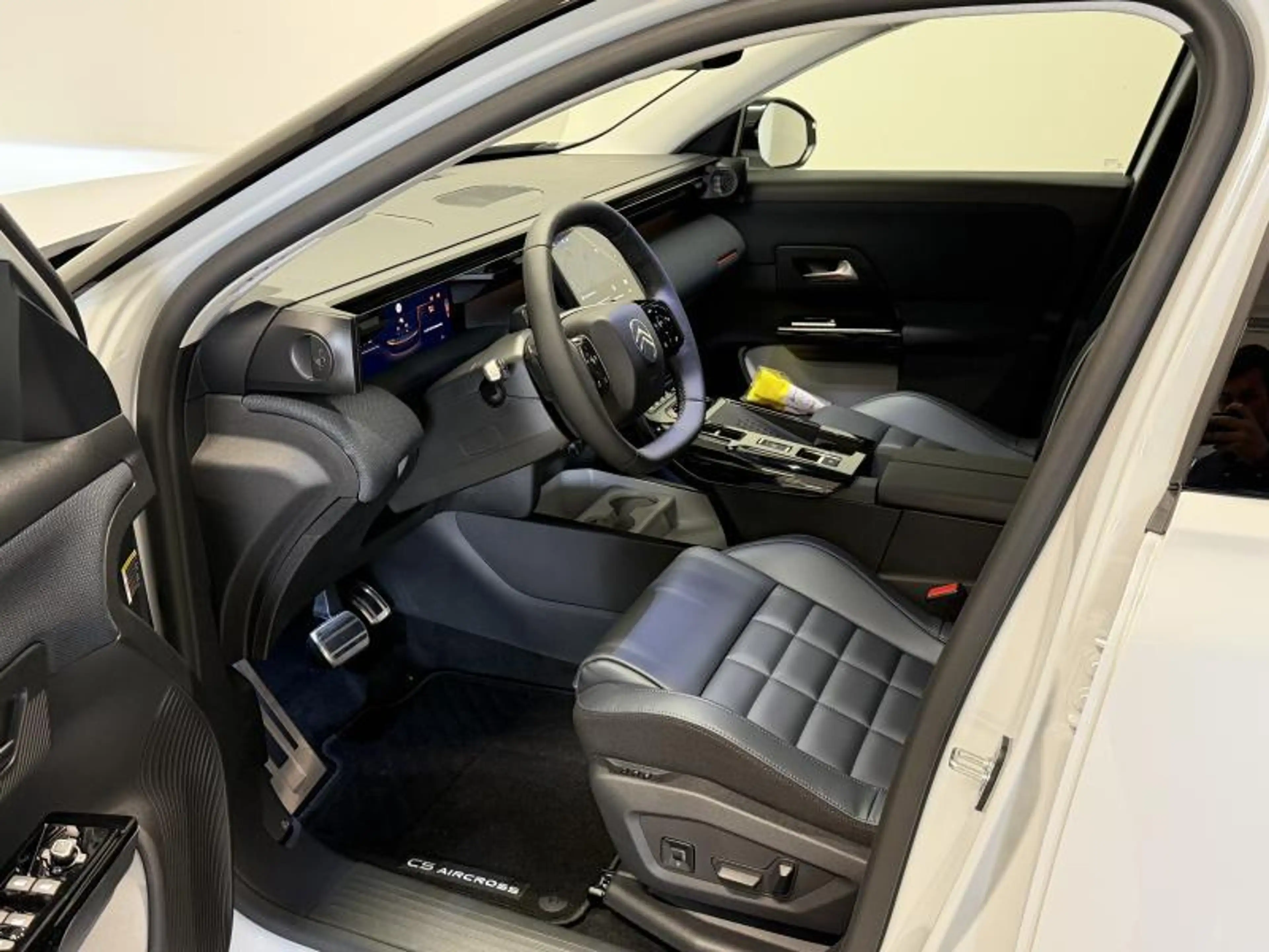 Citroen C5 MAX ELECTRIC 213 CH COMFORT RANGE — photo 9