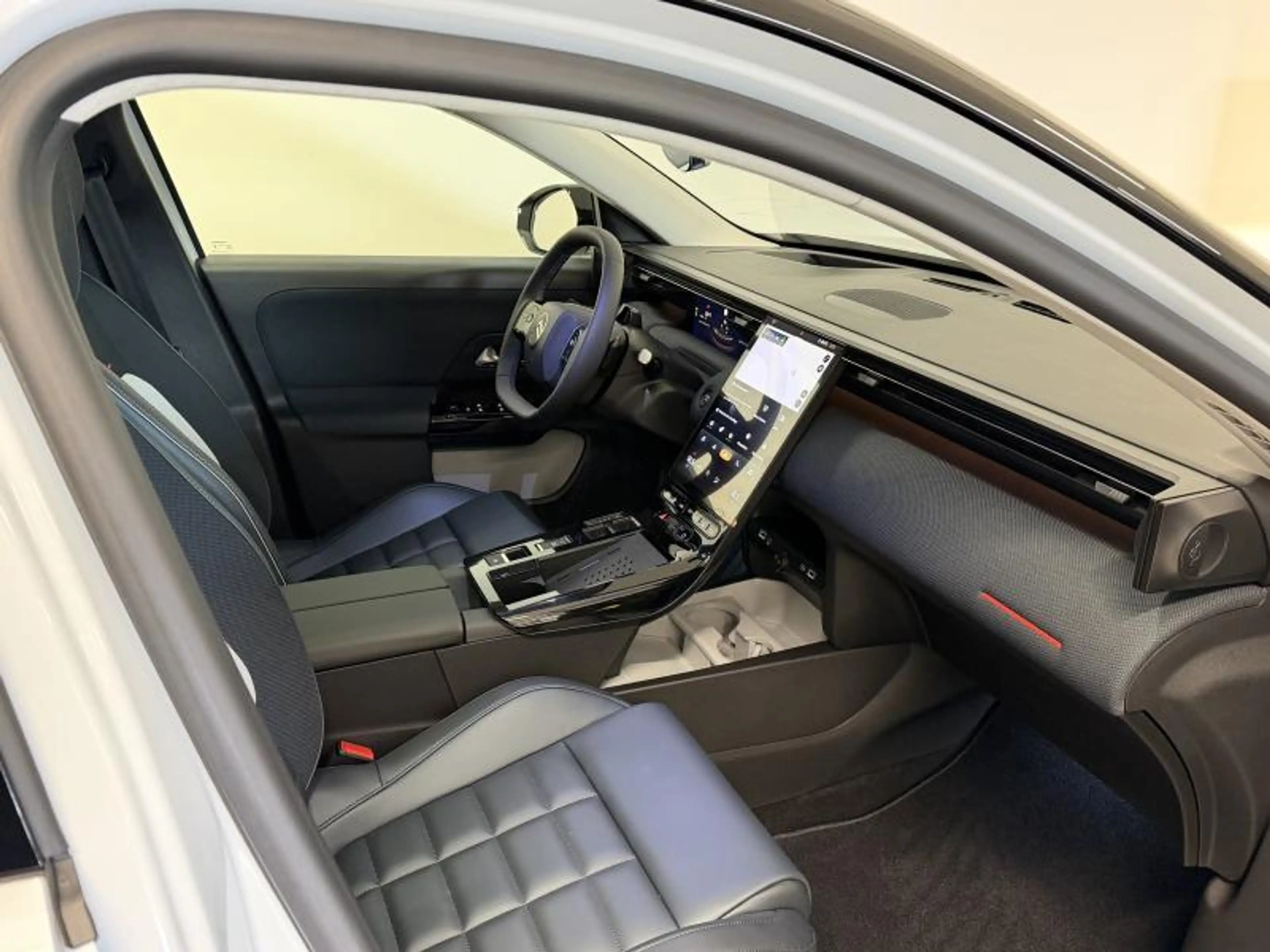 Citroen C5 MAX ELECTRIC 213 CH COMFORT RANGE — photo 2