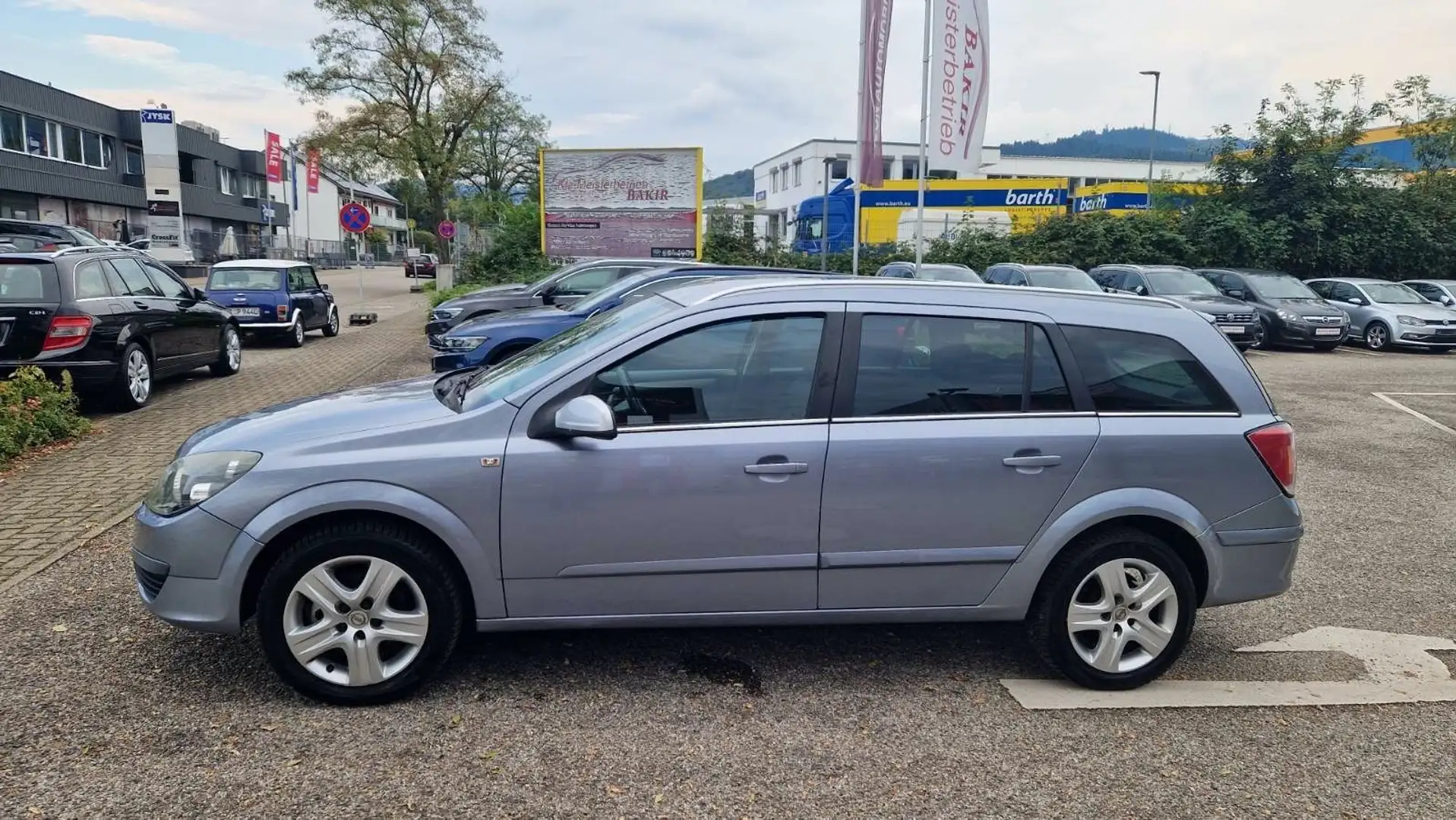 Opel Astra H Caravan Innovation Silber - 2