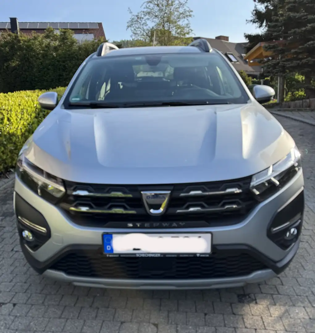 Dacia Sandero Stepway TCe 90 CVT Comfort, Automatic, Keyless-go Silber - 1