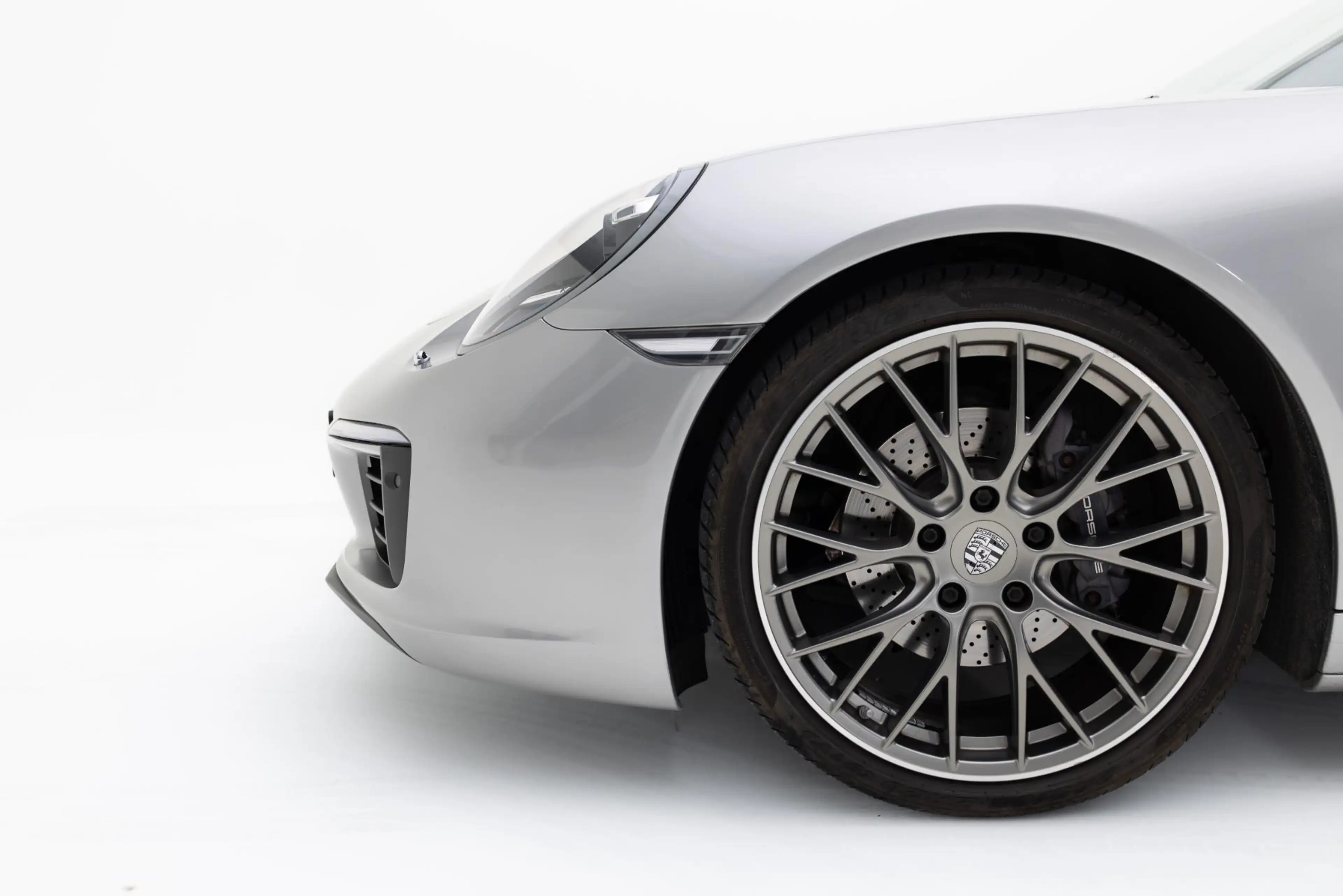 Porsche 991 Cabrio 3.0 Carrera 4 — photo 11