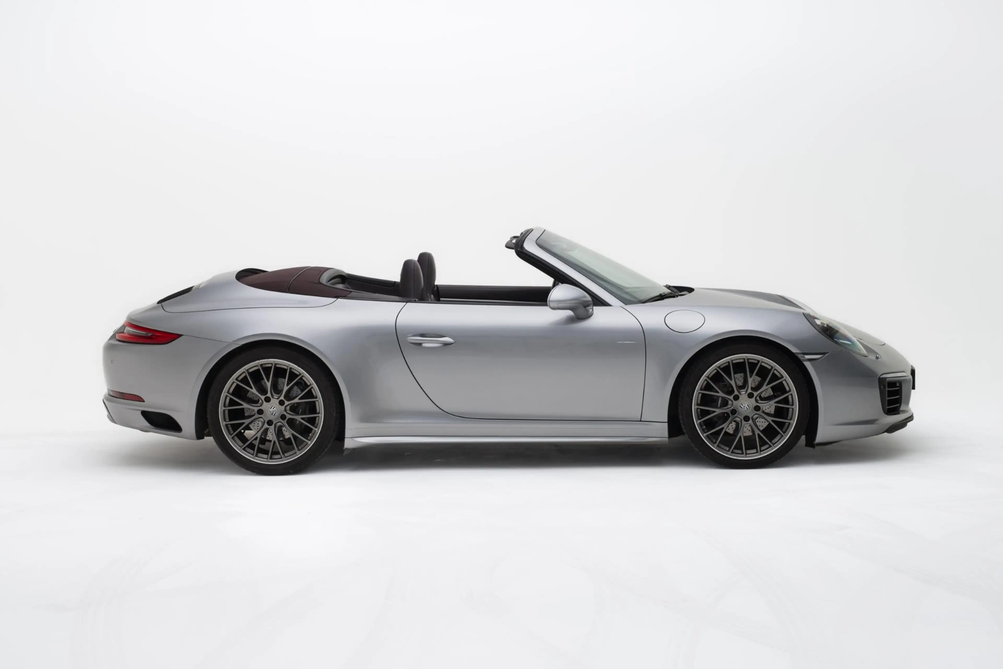 Porsche 991 Cabrio 3.0 Carrera 4 — photo 5