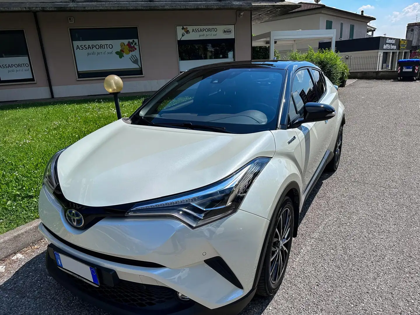 Toyota C-HR 1.8t Lounge 2wd cvt Bianco - 1